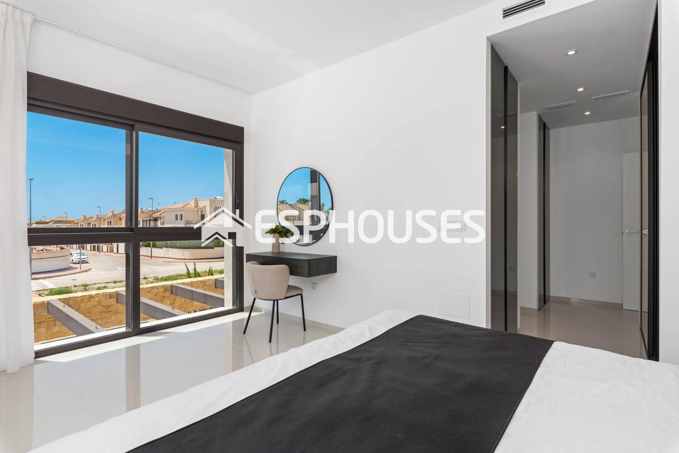 Chalet de 3 habitaciones en Rojales en venta con piscina garaje - 884.450 € (Ref: 9445089)