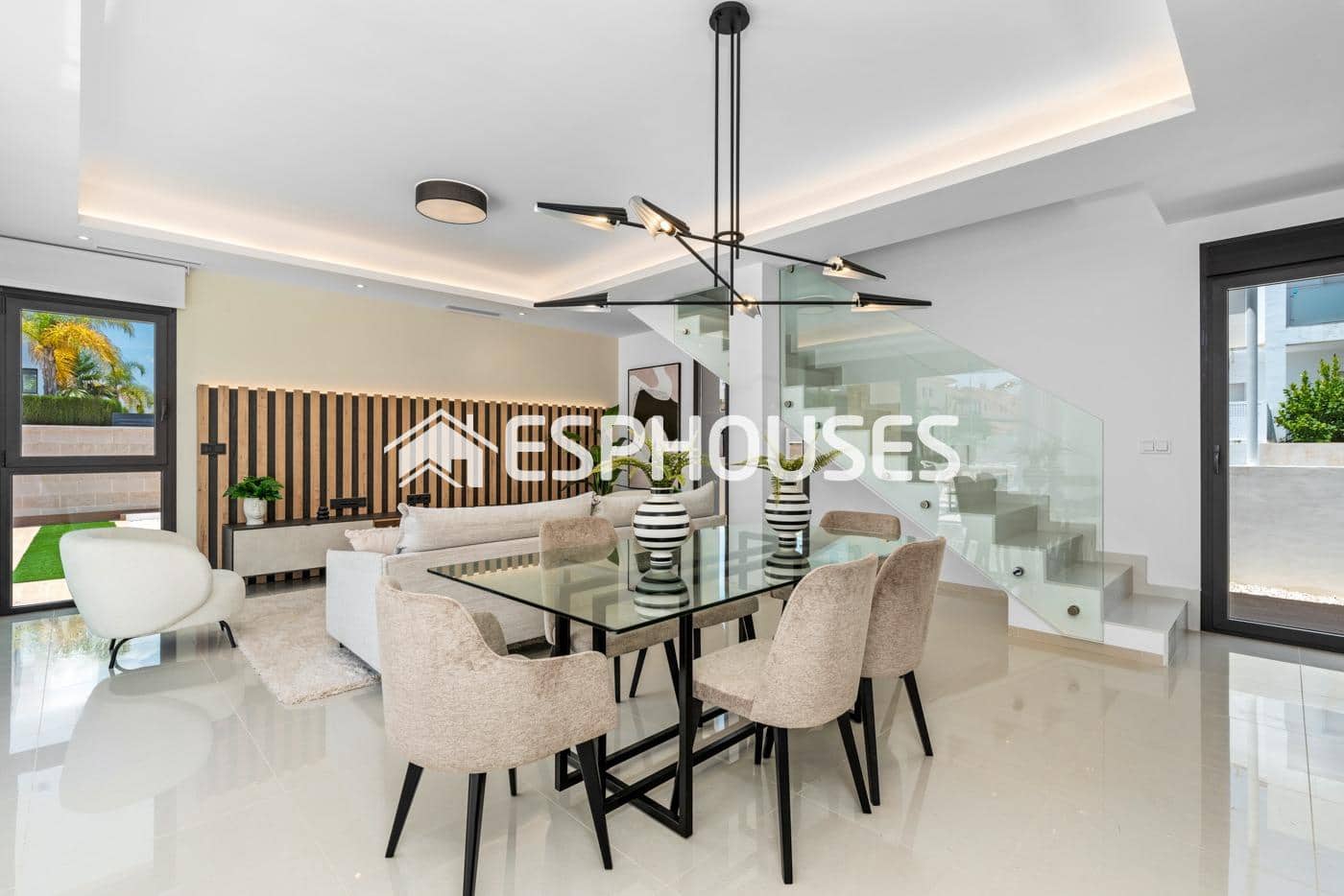 Chalet de 3 habitaciones en Rojales en venta con piscina garaje - 884.450 € (Ref: 9445089)