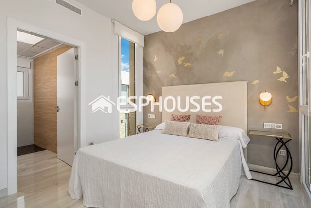 Chalet de 3 habitaciones en Los Montesinos en venta con piscina - 485.000 € (Ref: 9445095)