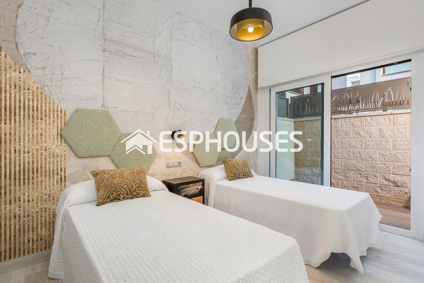 3 bedroom Villa for sale in Los Montesinos with pool - € 485,000 (Ref: 9445095)