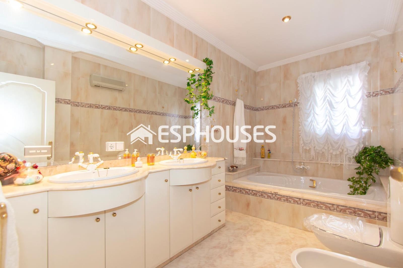 4 soveværelse Villa til salg i Orihuela med garage - € 325.000 (Ref: 9445108)