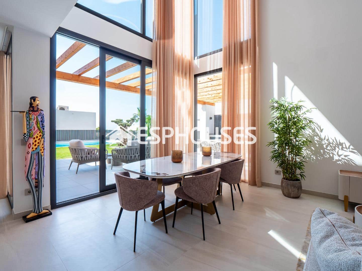 Chalet de 3 habitaciones en Finestrat en venta con piscina garaje - 1.195.000 € (Ref: 9445111)