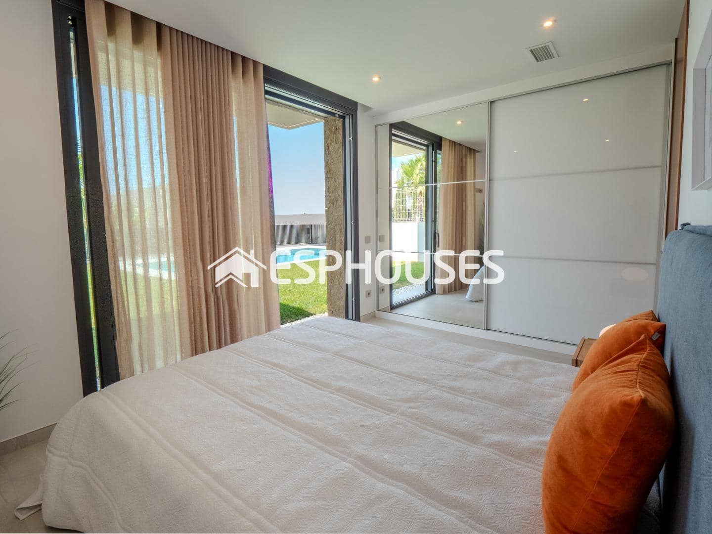 Chalet de 3 habitaciones en Finestrat en venta con piscina garaje - 1.195.000 € (Ref: 9445111)