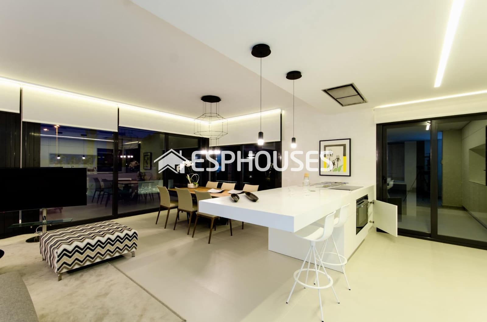 4 soveværelse Villa til salg i Orihuela Costa med swimmingpool garage - € 1.050.000 (Ref: 9445115)