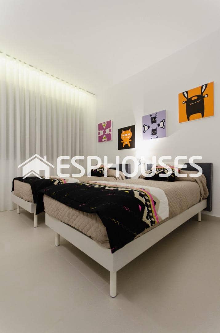 4 soveværelse Villa til salg i Orihuela Costa med swimmingpool garage - € 1.050.000 (Ref: 9445115)