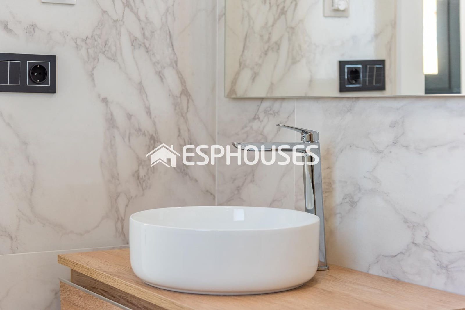 3 slaapkamer Villa te koop in Benijofar met zwembad garage - € 435.000 (Ref: 9445117)