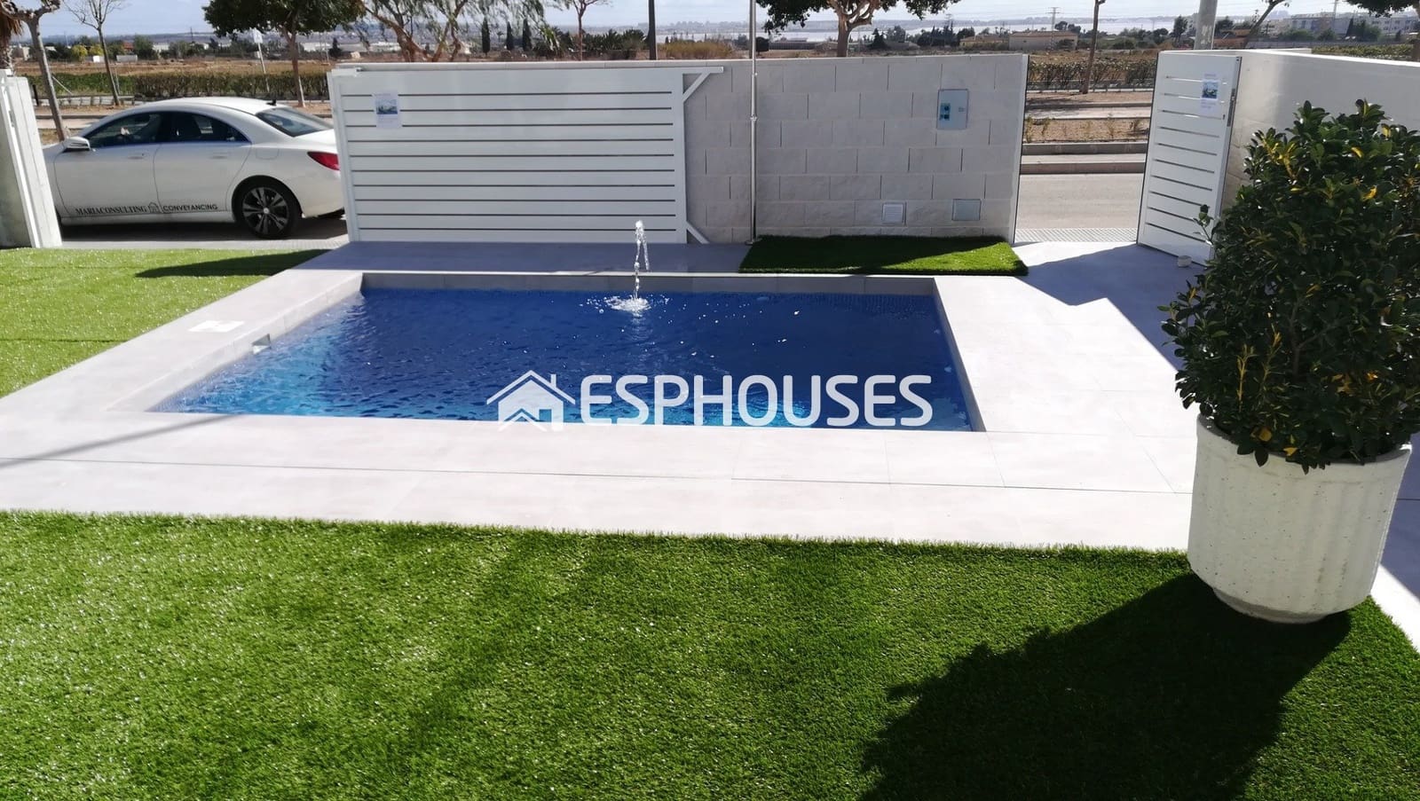3 bedroom Semi-detached Villa for sale in Los Montesinos with pool - € 360,000 (Ref: 9445122)