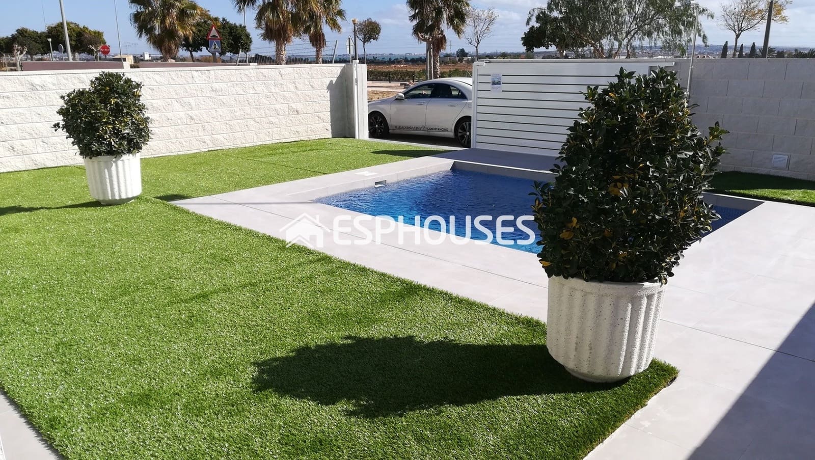 3 bedroom Semi-detached Villa for sale in Los Montesinos with pool - € 360,000 (Ref: 9445122)