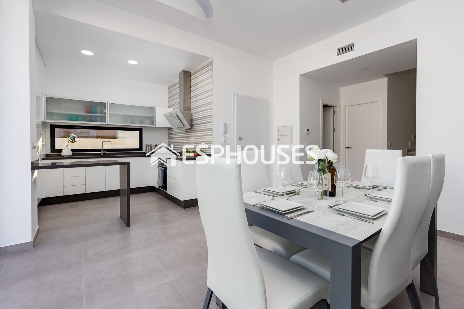 3 chambre Villa/Maison à vendre à Pilar de la Horadada avec piscine garage - 410 000 € (Ref: 9445126)