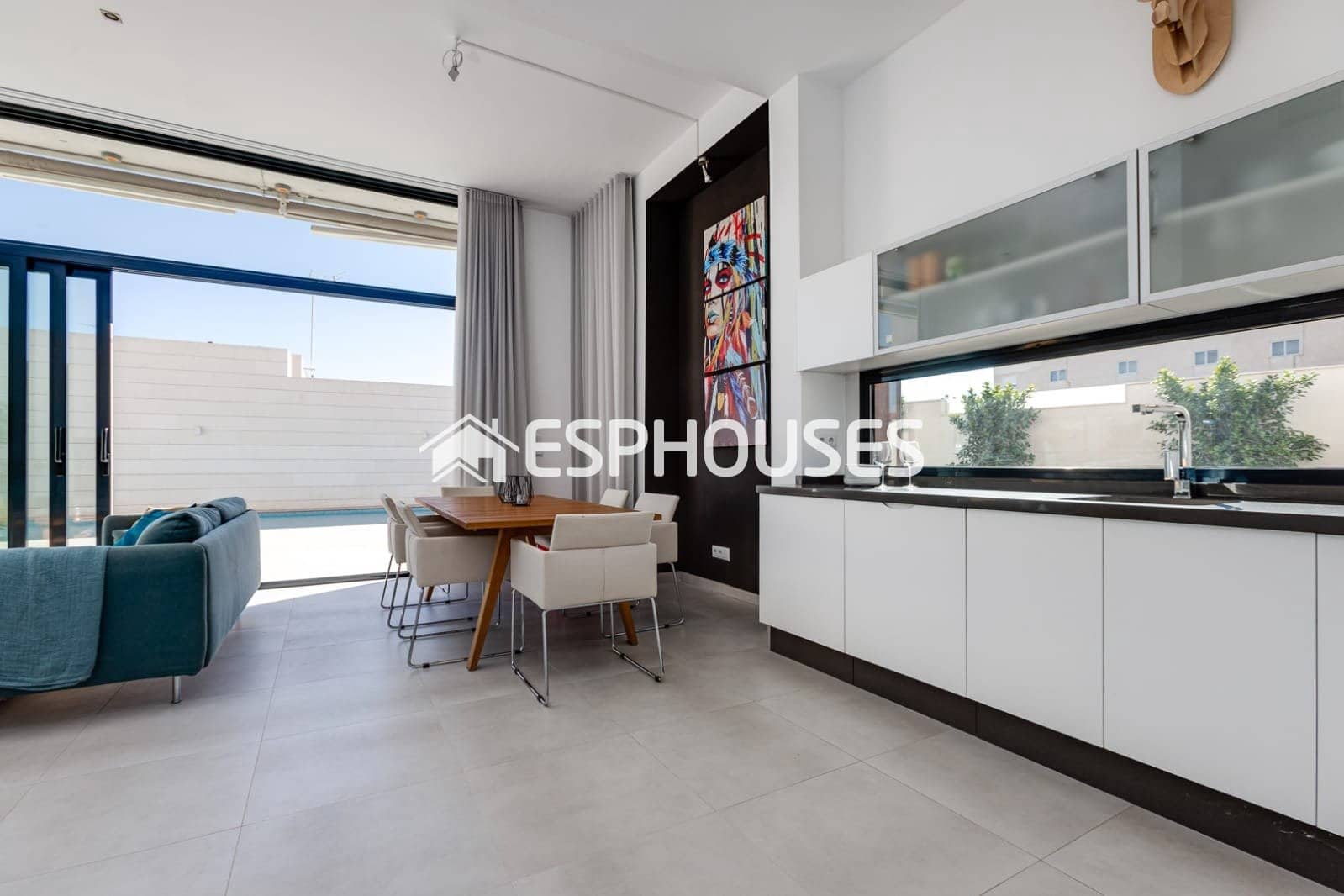 Chalet de 3 habitaciones en Pilar de la Horadada en venta con piscina - 410.000 € (Ref: 9445126)