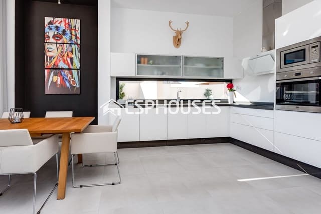 3 soveværelse Villa til salg i Pilar de la Horadada ciudad, Pilar de la Horadada med swimmingpool garage - € 410.000 (Ref: 9445126)