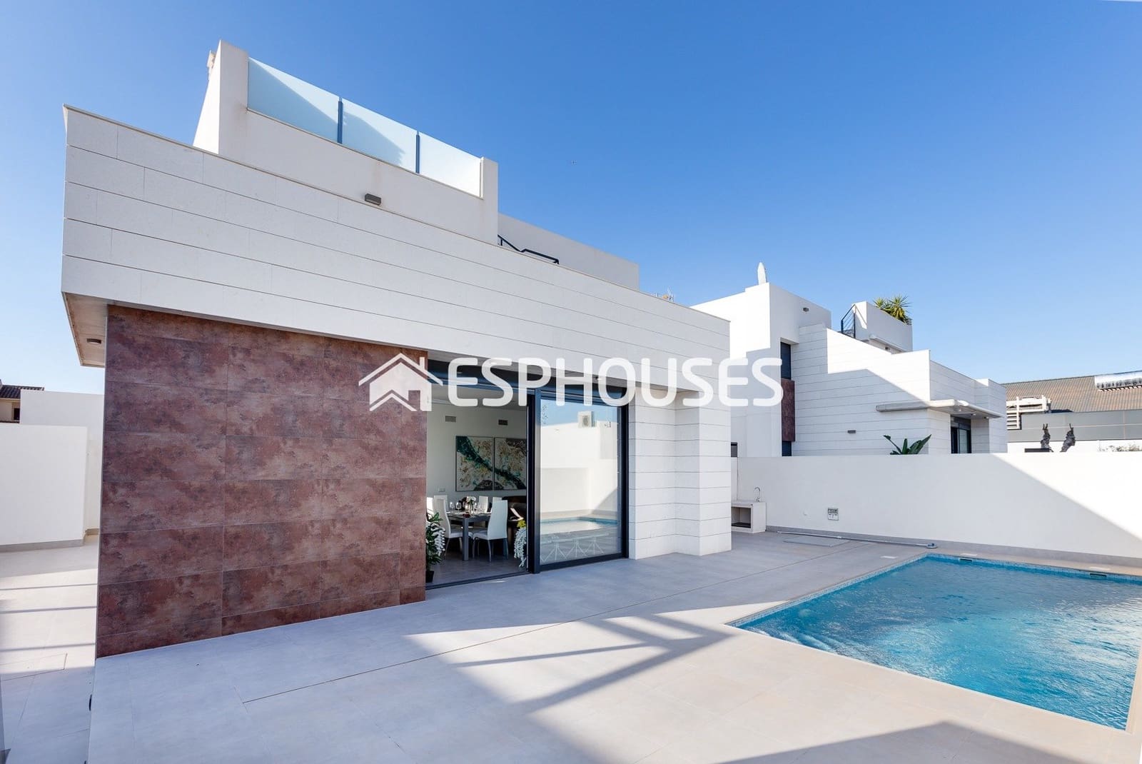 Chalet de 3 habitaciones en Pilar de la Horadada en venta con piscina - 410.000 € (Ref: 9445126)