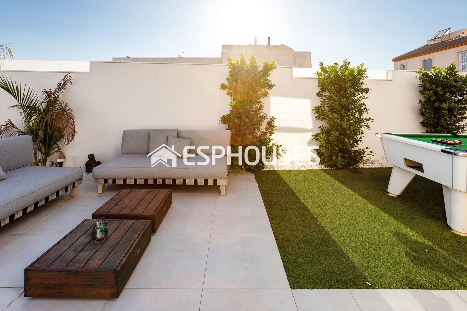 Chalet de 3 habitaciones en Pilar de la Horadada en venta con piscina - 410.000 € (Ref: 9445126)