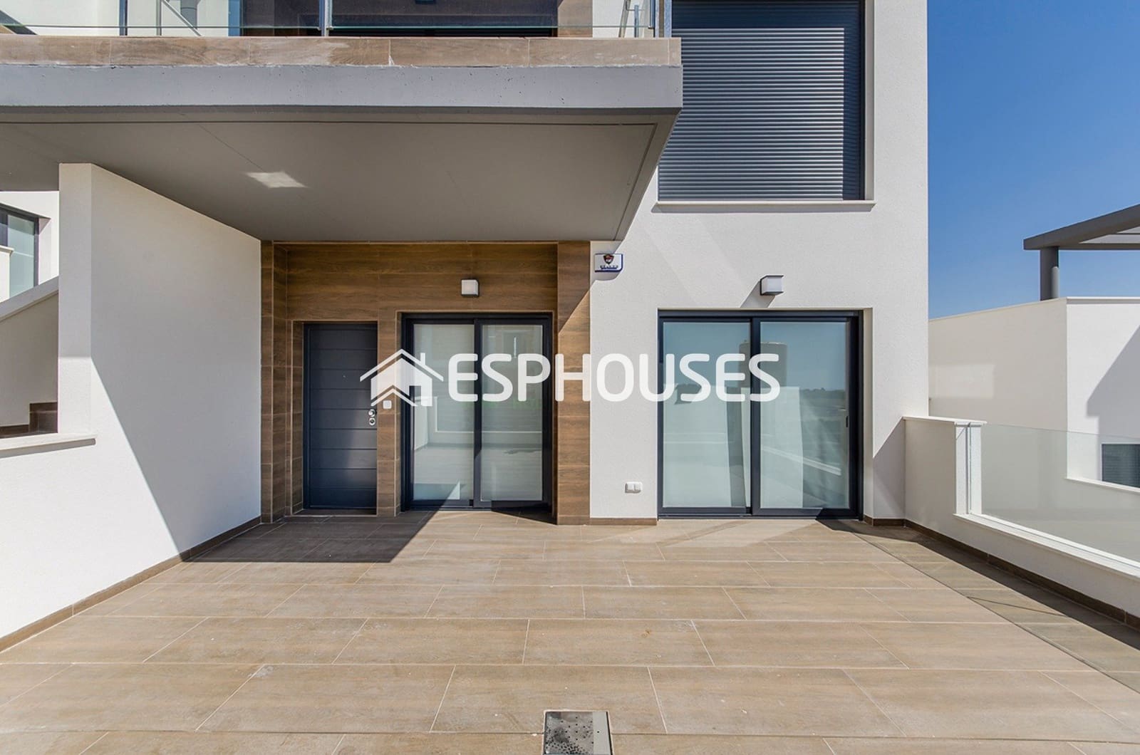 Bungalow de 2 habitaciones en San Miguel de Salinas en venta con piscina - 375.000 € (Ref: 9445130)