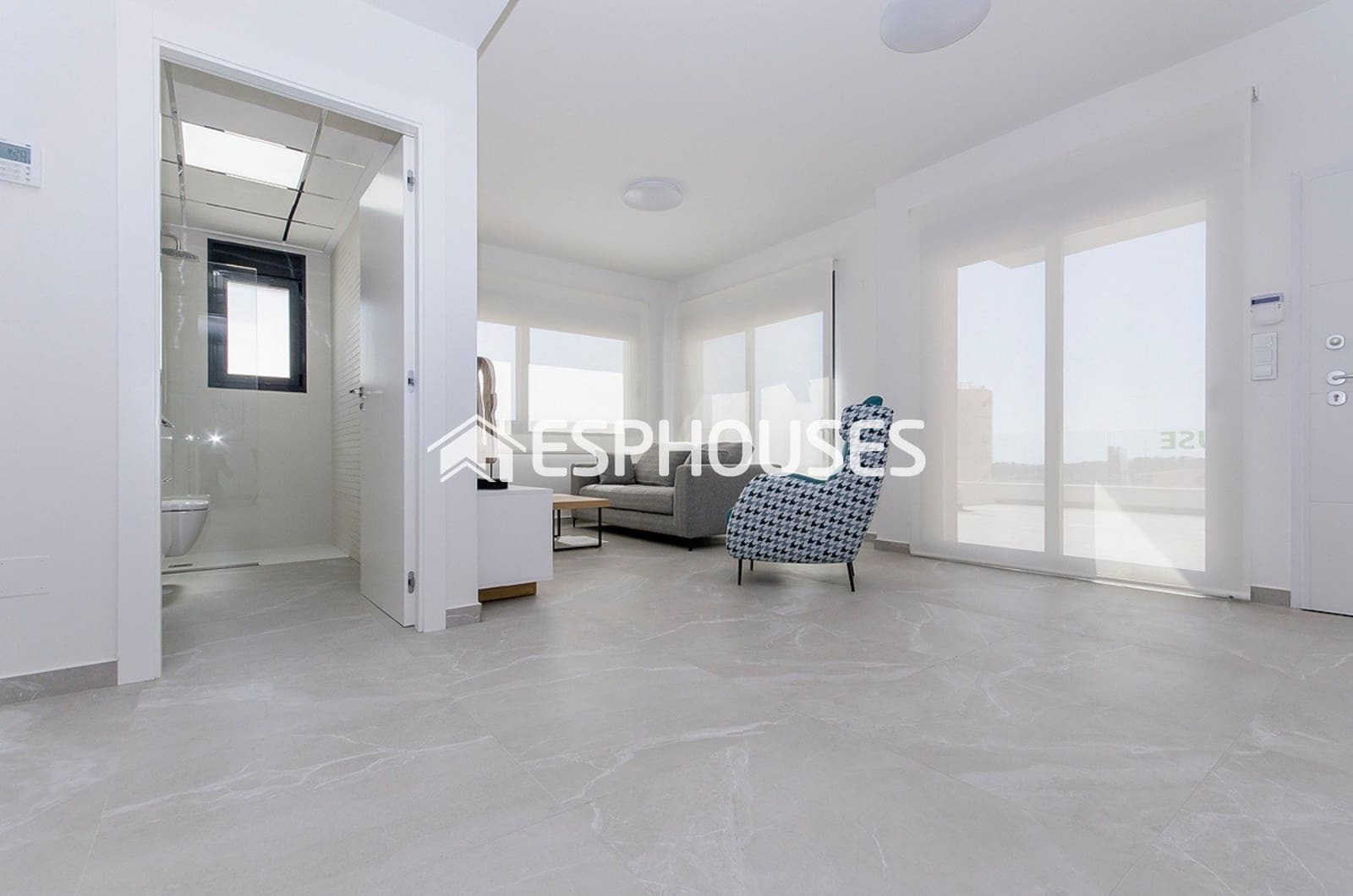 Bungalow de 2 habitaciones en San Miguel de Salinas en venta con piscina - 375.000 € (Ref: 9445130)