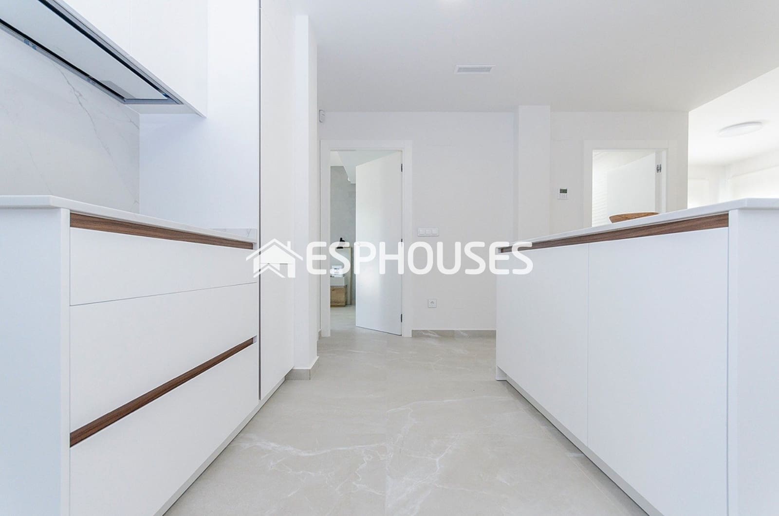 Bungalow de 2 habitaciones en San Miguel de Salinas en venta con piscina - 375.000 € (Ref: 9445130)