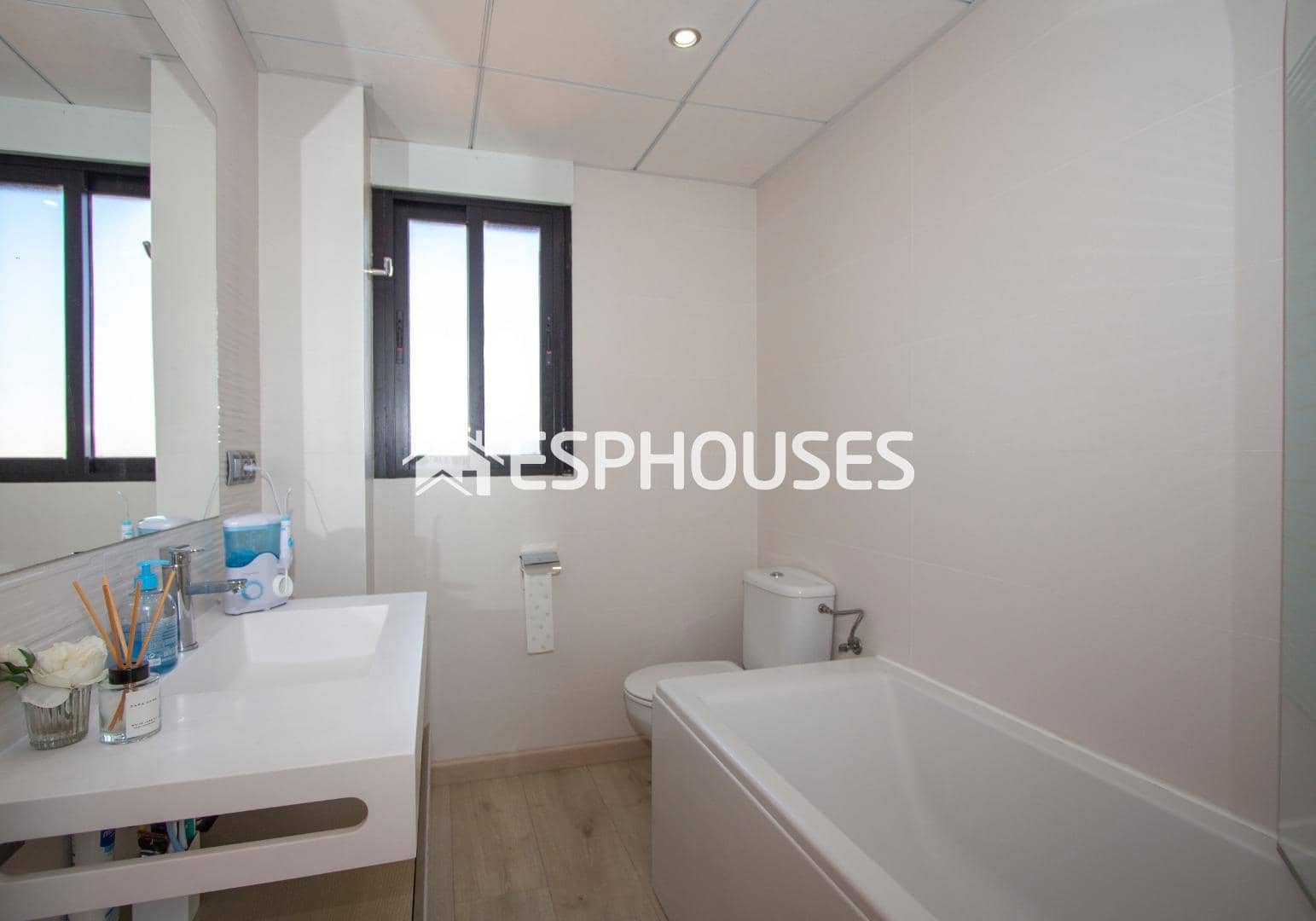 3 sovrum Lägenhet till salu i Guardamar del Segura med pool garage - 585 000 € (Ref: 9445132)