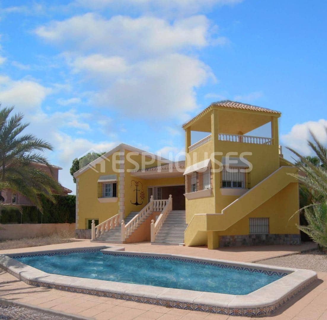 Chalet de 3 habitaciones en Orihuela Costa en venta con piscina garaje - 780.000 € (Ref: 9445137)