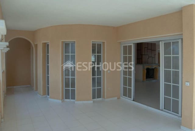 Chalet de 3 habitaciones en Orihuela Costa, Orihuela en venta con piscina garaje - 780.000 € (Ref: 9445137)