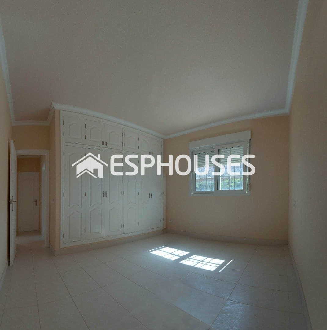 3 bedroom Villa for sale in Orihuela Costa with pool - € 780,000 (Ref: 9445137)