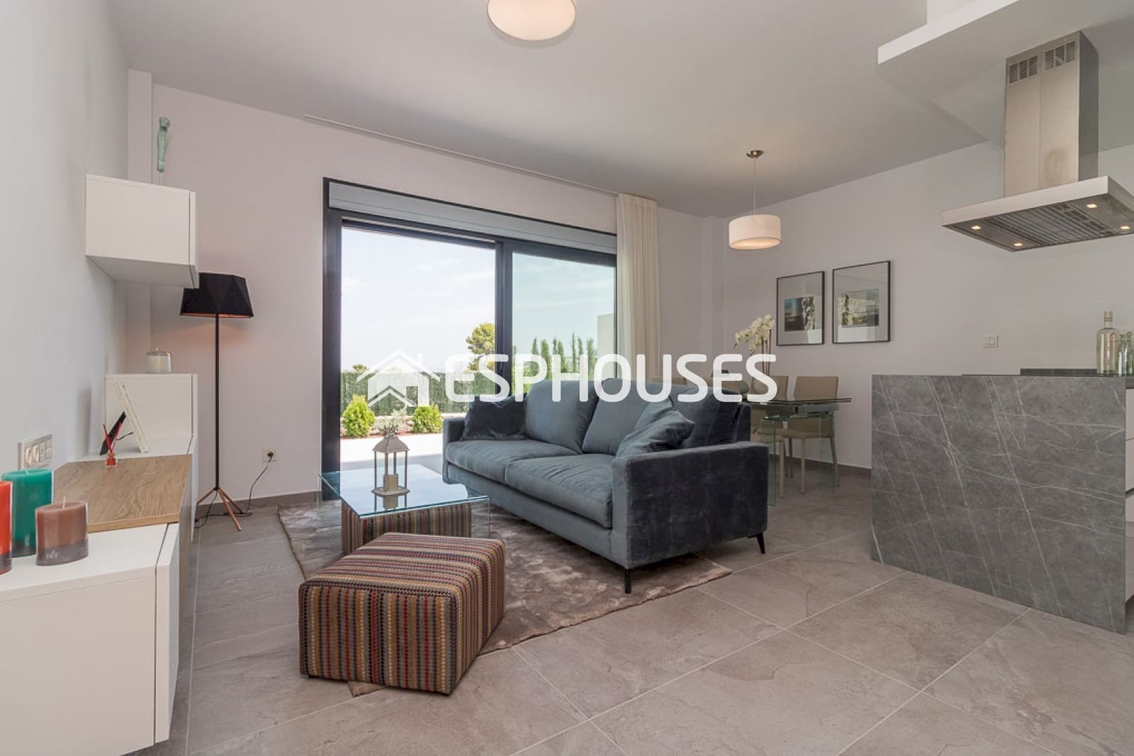 Apartamento de 3 habitaciones en Torrevieja en venta con piscina garaje - 310.000 € (Ref: 9445139)