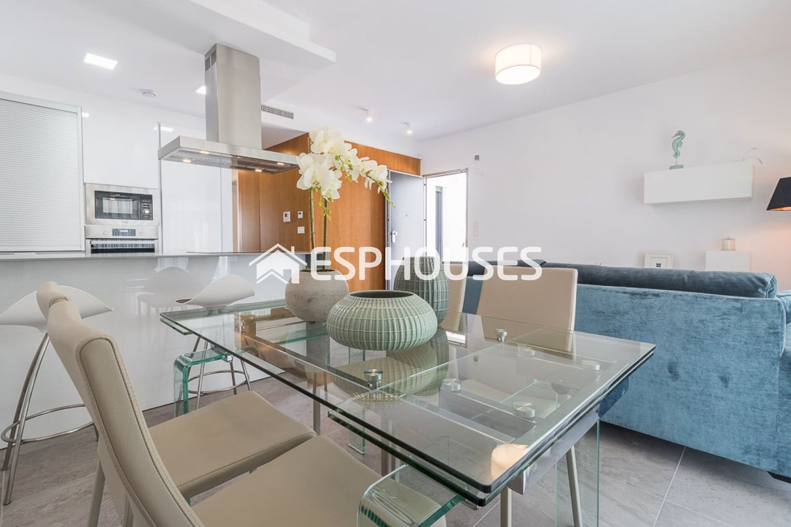 Apartamento de 3 habitaciones en Torrevieja en venta con piscina garaje - 310.000 € (Ref: 9445139)