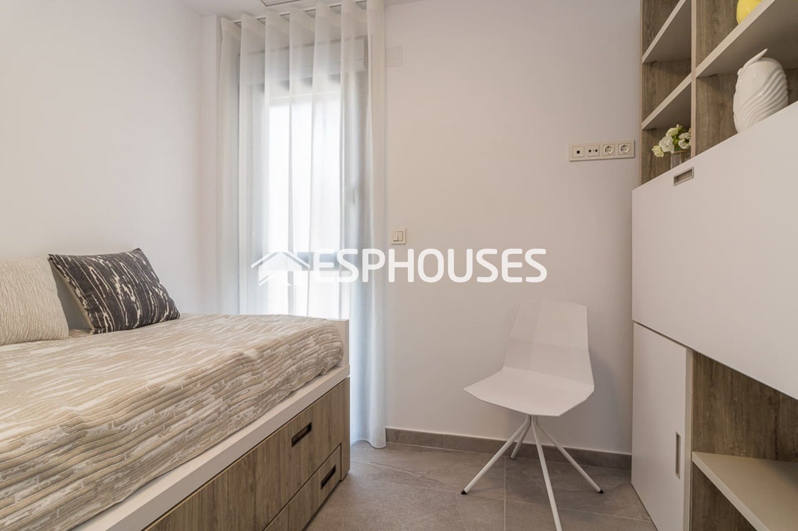 Apartamento de 3 habitaciones en Torrevieja en venta con piscina garaje - 310.000 € (Ref: 9445139)