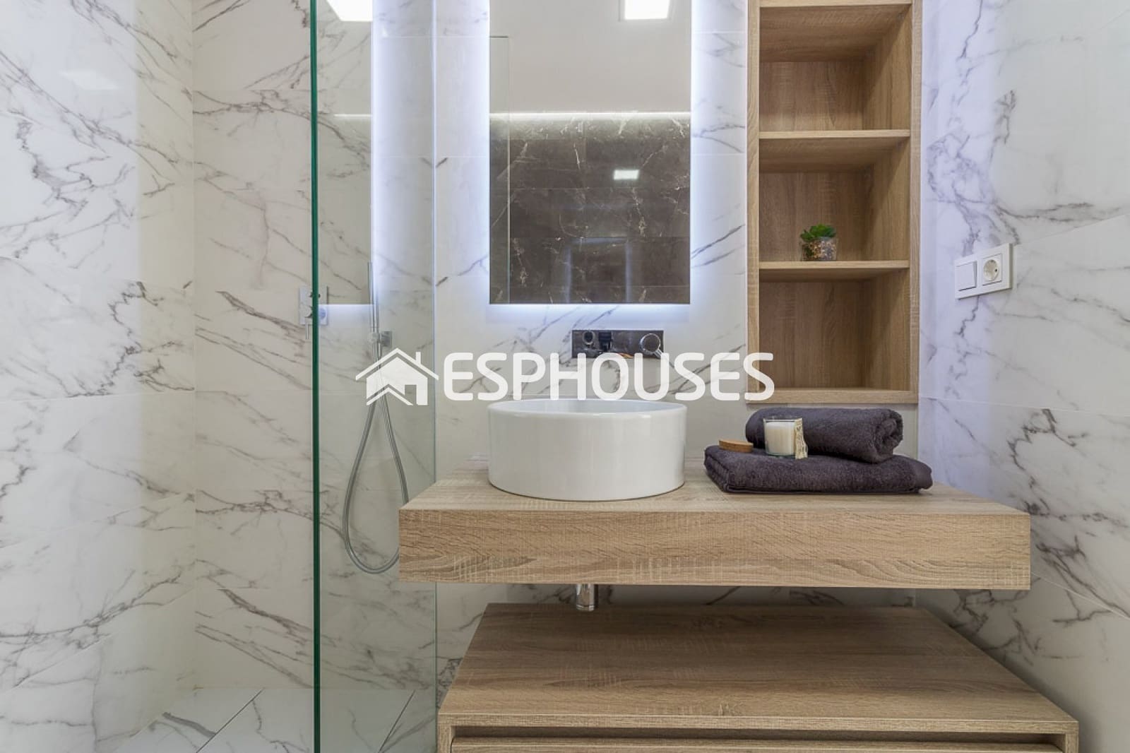 Apartamento de 3 habitaciones en Torrevieja en venta con piscina garaje - 310.000 € (Ref: 9445139)