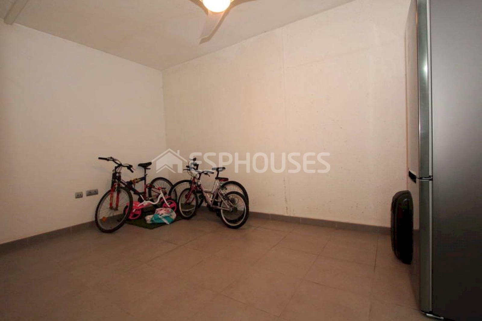 6 bedroom Bungalow for sale in Guardamar del Segura with pool garage - € 650,000 (Ref: 9445140)