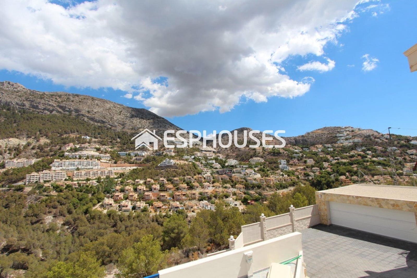 Chalet de 2 habitaciones en Altea en venta - 890.000 € (Ref: 9445142)