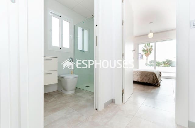 3 sovrum Villa till salu i El Chaparral - La Siesta - La Torreta, Torrevieja med pool garage - 409 000 € (Ref: 9445151)