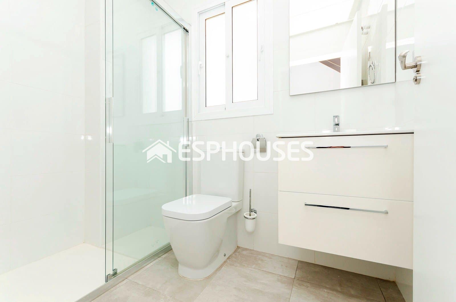 3 bedroom Villa for sale in Torrevieja with pool - € 409,000 (Ref: 9445151)