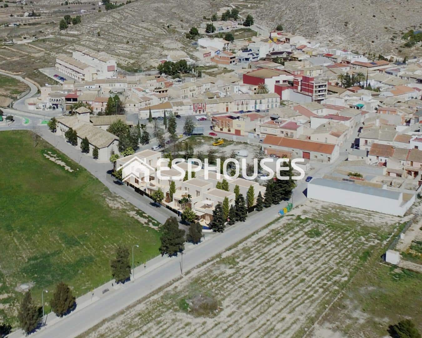 Chalet de 3 habitaciones en Hondón de las Nieves en venta con piscina garaje - 357.500 € (Ref: 9445165)