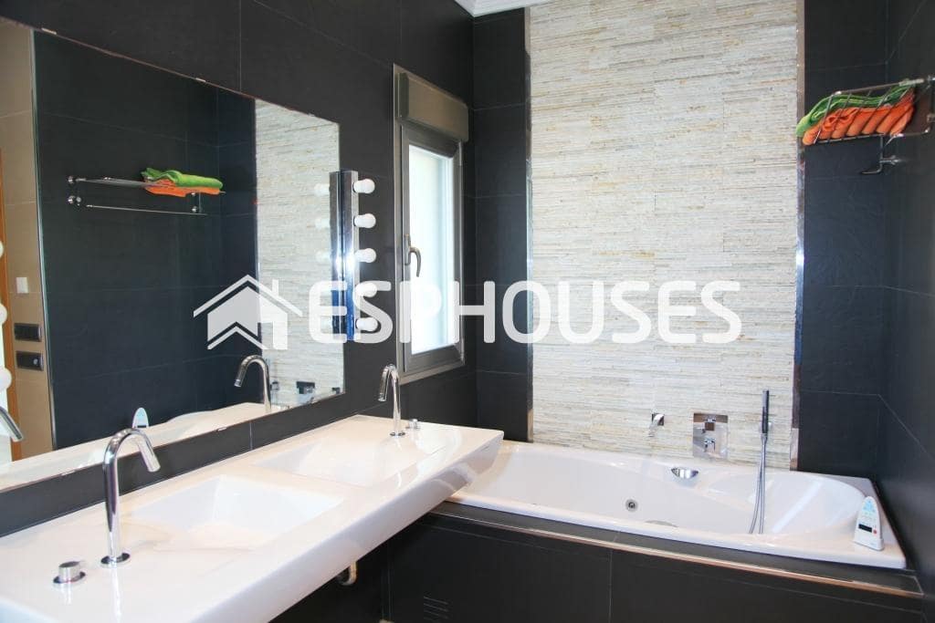 5 sovrum Villa till salu i Benissa med pool garage - 2 200 000 € (Ref: 9445205)