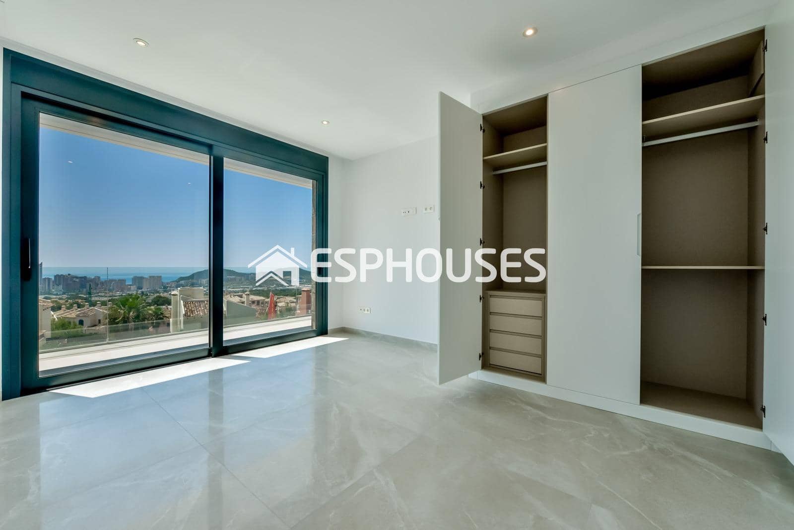 4 slaapkamer Villa te koop in Finestrat met zwembad garage - € 2.100.000 (Ref: 9445207)