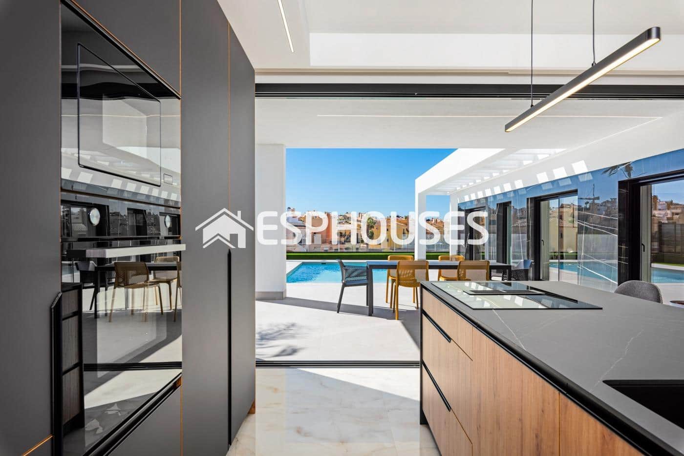 Chalet de 3 habitaciones en Algorfa en venta con piscina garaje - 600.000 € (Ref: 9445208)