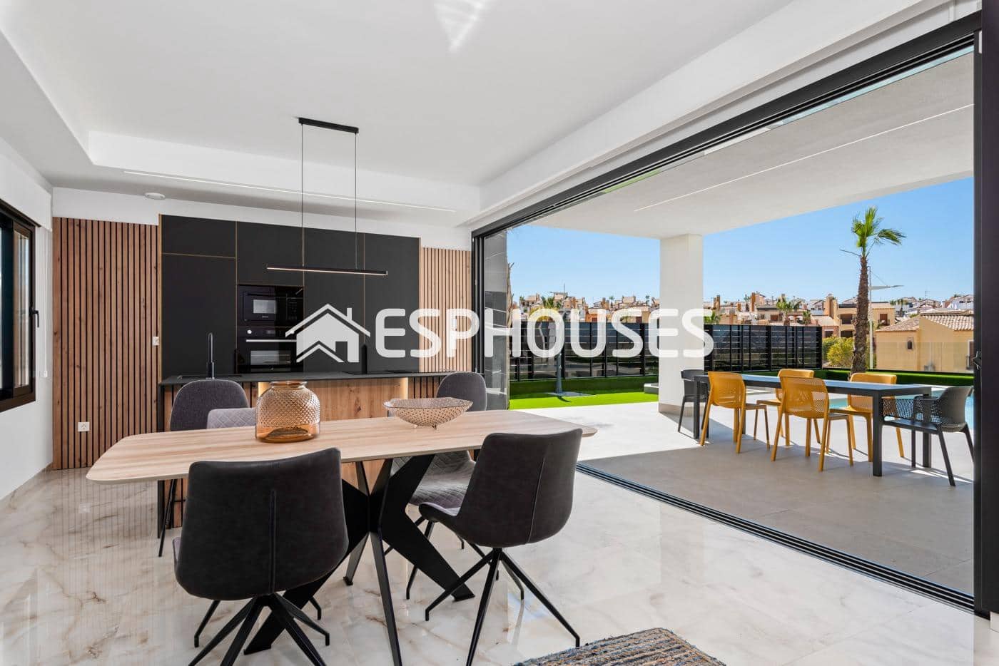 Chalet de 3 habitaciones en Algorfa en venta con piscina garaje - 600.000 € (Ref: 9445208)