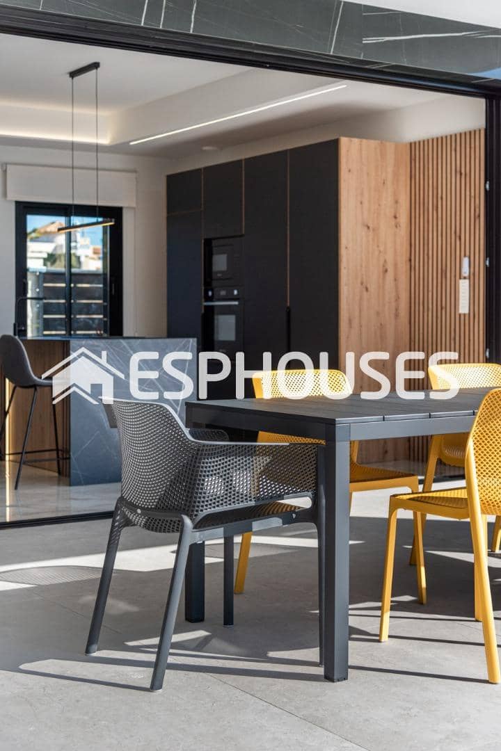 Chalet de 3 habitaciones en Algorfa en venta con piscina garaje - 600.000 € (Ref: 9445208)