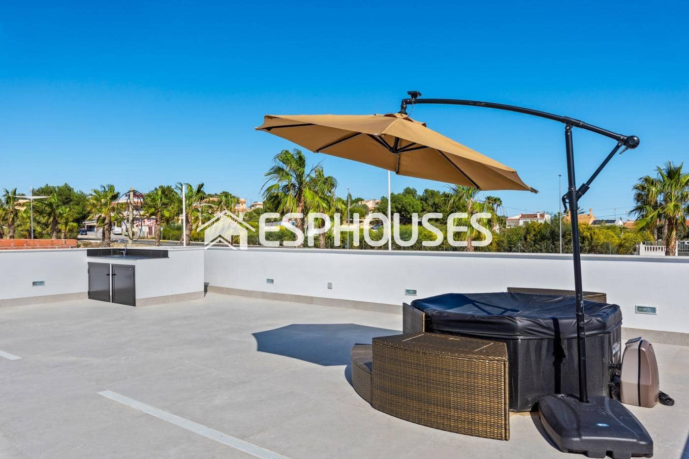 Chalet de 3 habitaciones en Algorfa en venta con piscina garaje - 600.000 € (Ref: 9445208)