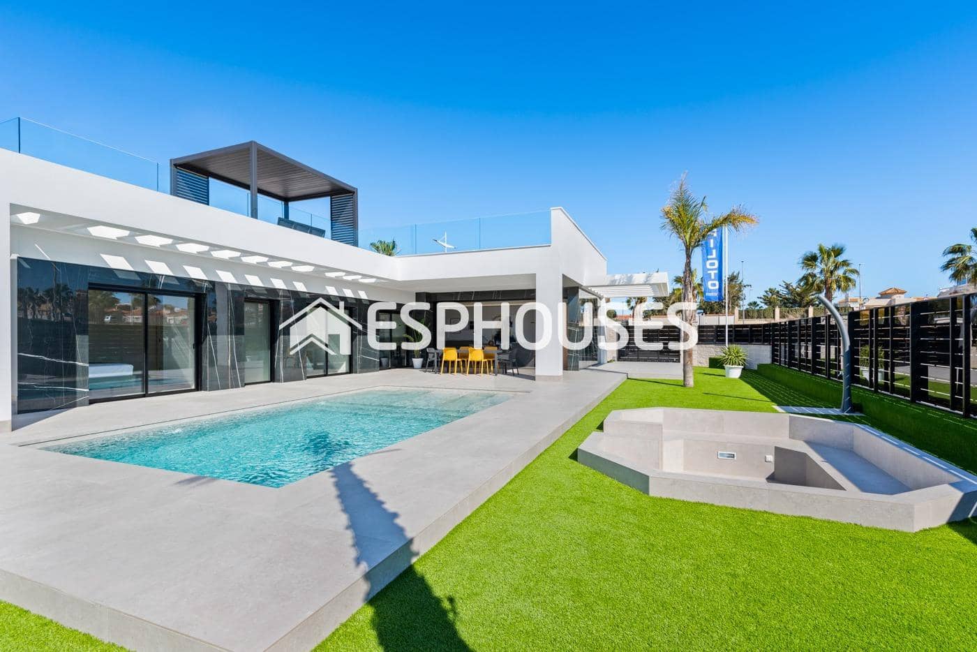 Chalet de 3 habitaciones en Algorfa en venta con piscina garaje - 600.000 € (Ref: 9445208)