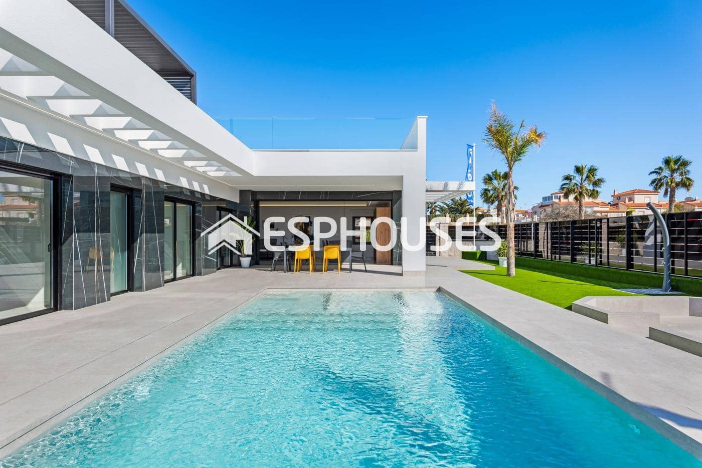 Chalet de 3 habitaciones en Algorfa en venta con piscina garaje - 600.000 € (Ref: 9445208)