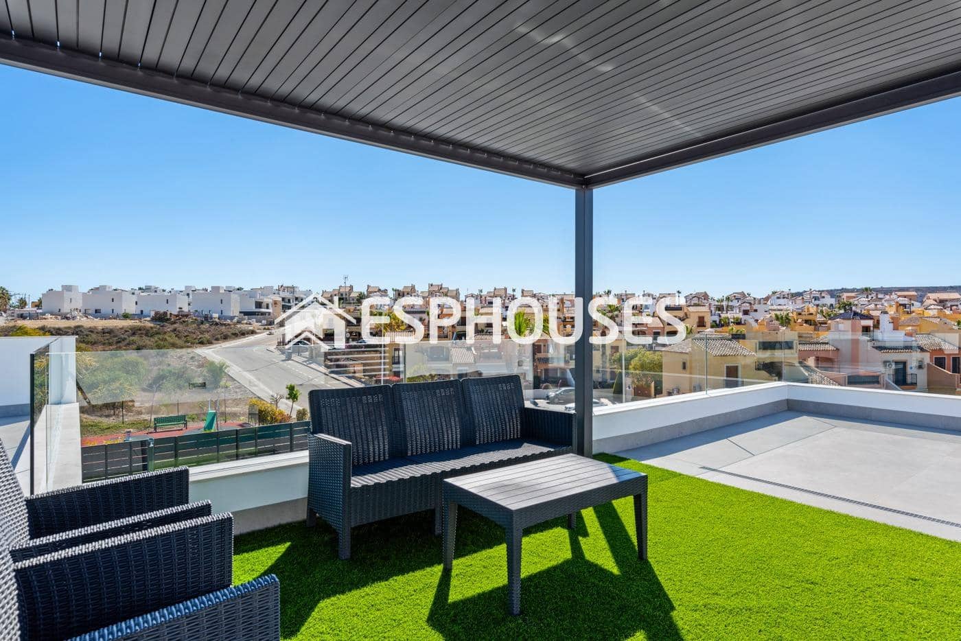 Chalet de 3 habitaciones en Algorfa en venta con piscina garaje - 600.000 € (Ref: 9445208)