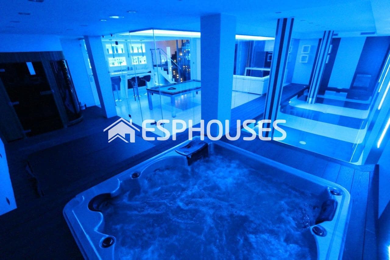 4 chambre Villa/Maison à vendre à Calpe / Calp avec piscine garage - 1 890 000 € (Ref: 9445212)