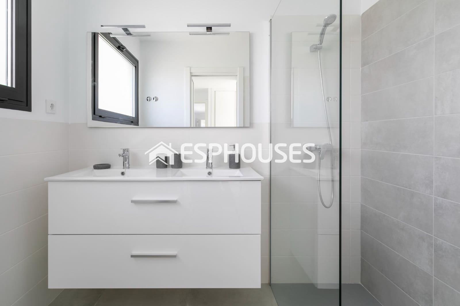 3 soveværelse Villa til salg i Calasparra med swimmingpool garage - € 345.000 (Ref: 9445217)