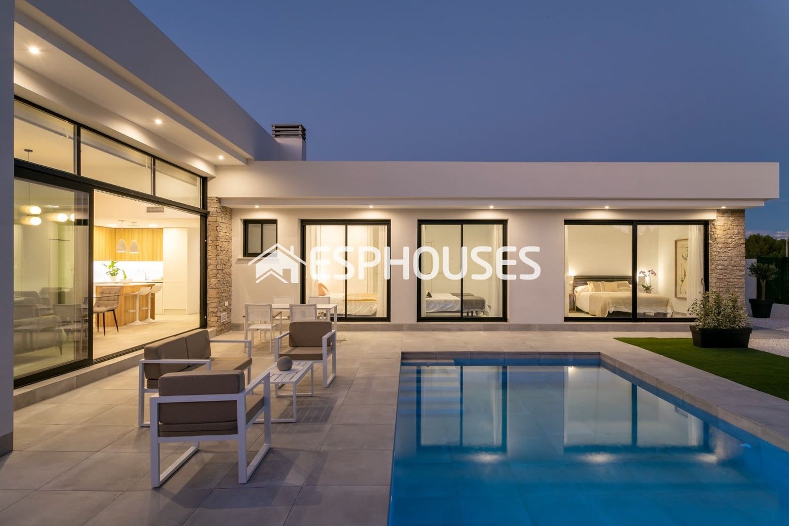 Chalet de 3 habitaciones en Calasparra en venta con piscina - 355.000 € (Ref: 9445217)