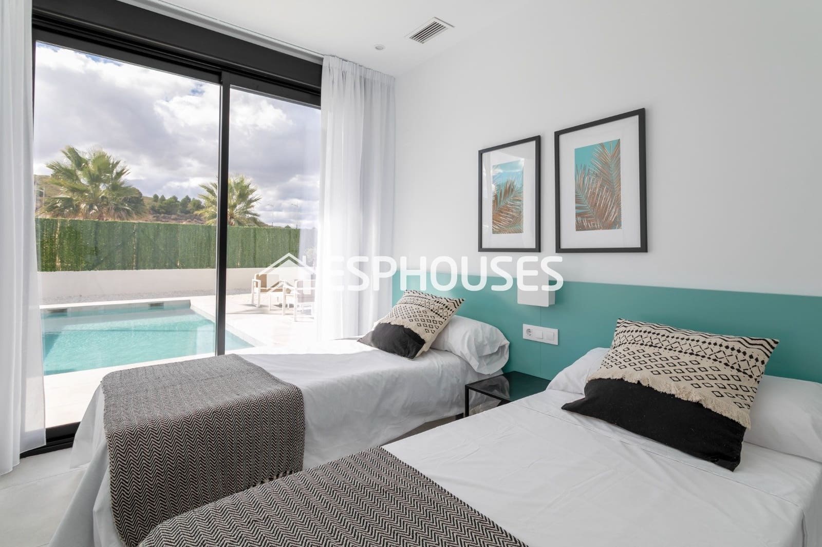 Chalet de 3 habitaciones en Calasparra en venta con piscina - 355.000 € (Ref: 9445217)