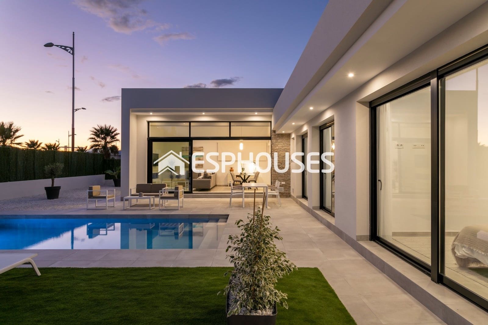 Chalet de 3 habitaciones en Calasparra en venta con piscina - 355.000 € (Ref: 9445217)