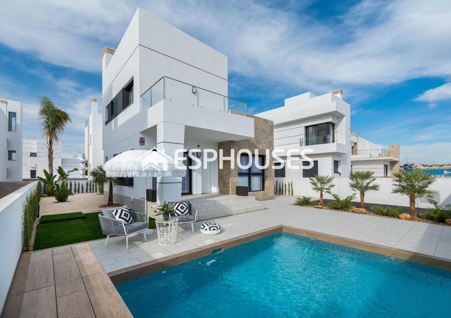 3 slaapkamer Villa te koop in Los Alcazares met zwembad garage - € 544.841 (Ref: 9445218)
