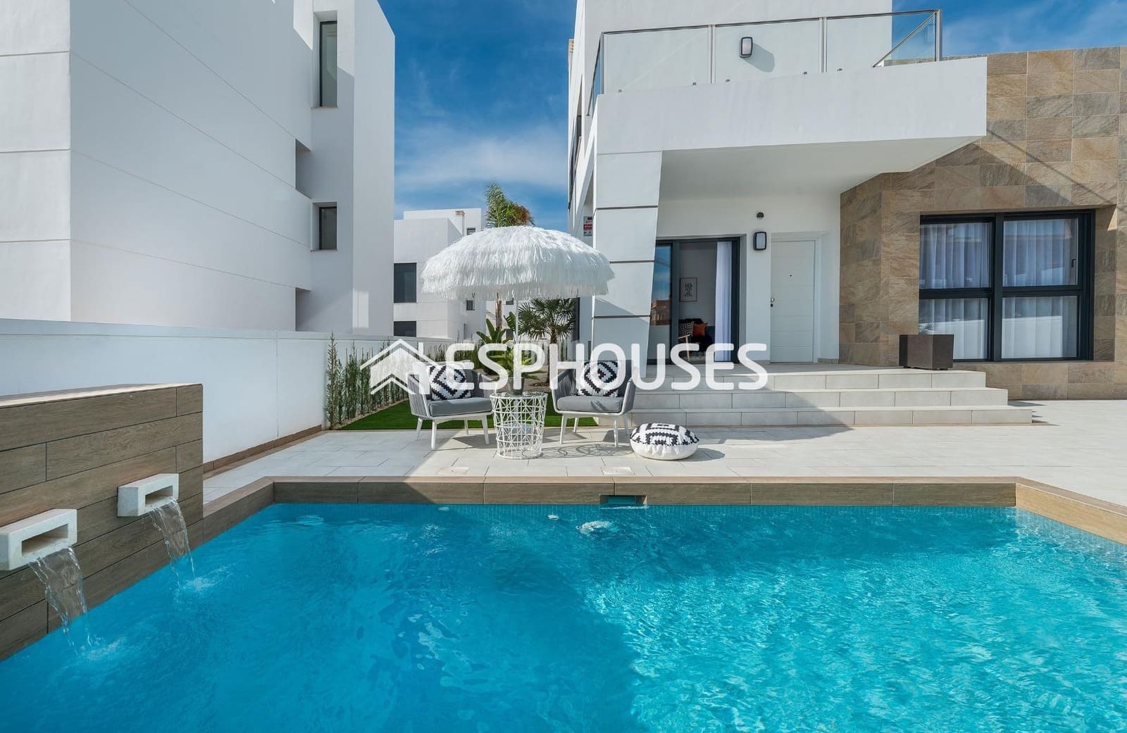 3 slaapkamer Villa te koop in Los Alcazares met zwembad garage - € 544.841 (Ref: 9445218)