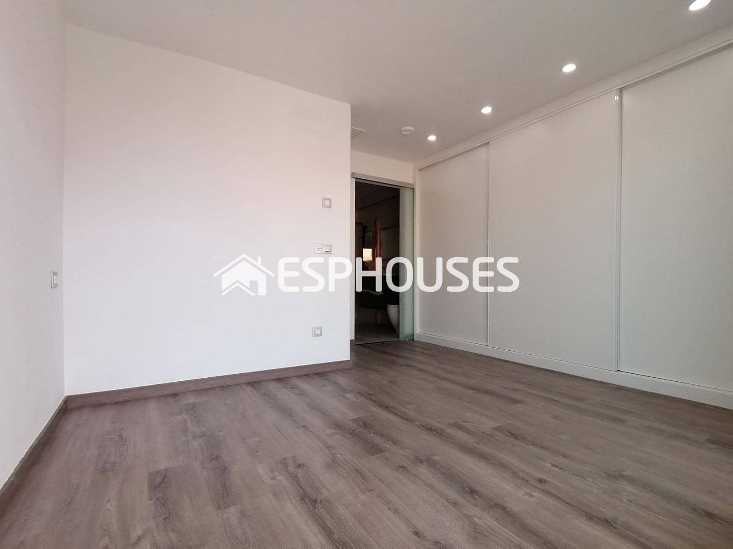 3 chambre Villa/Maison à vendre à La Mata avec piscine garage - 660 000 € (Ref: 9445236)